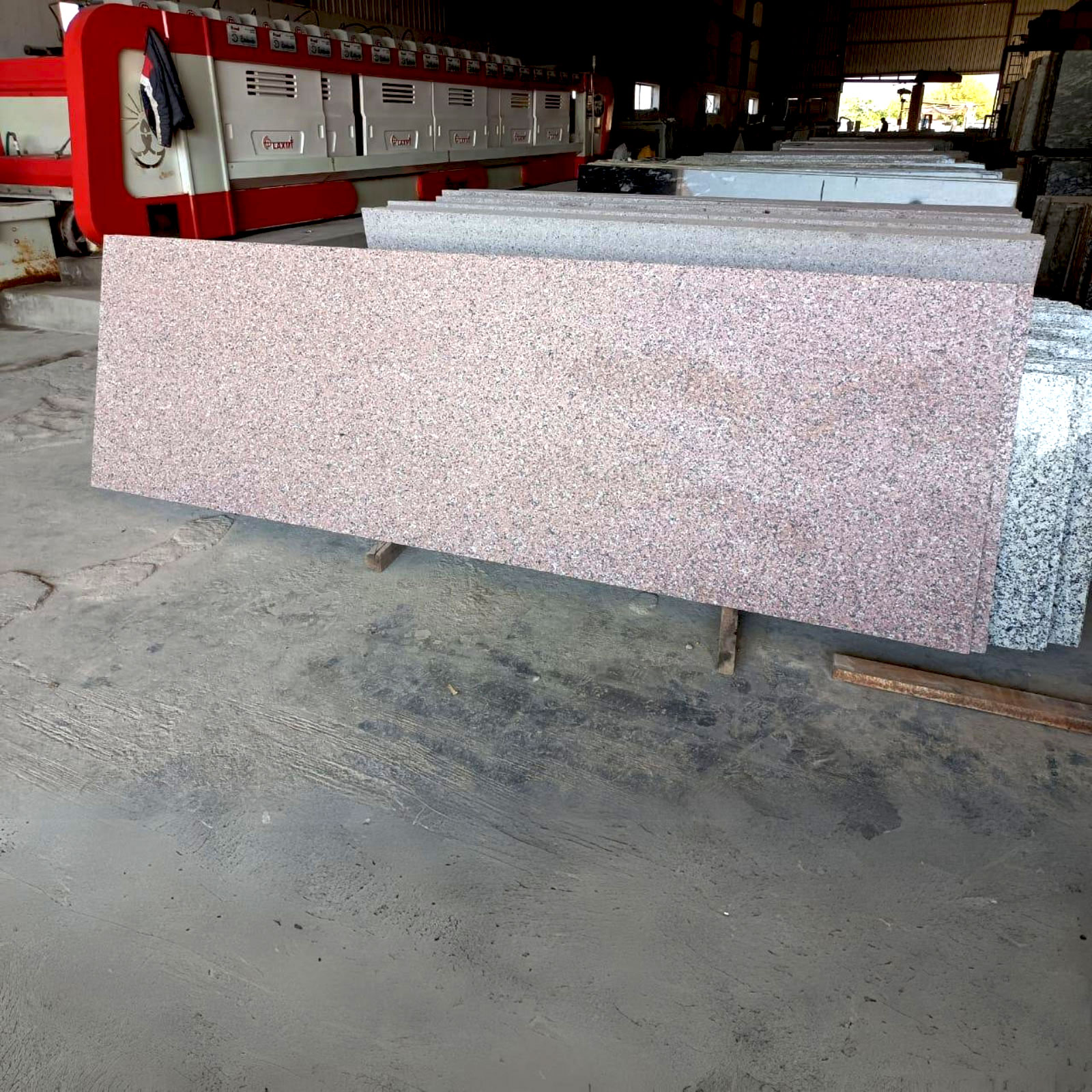 Rosy pink granite leather finish