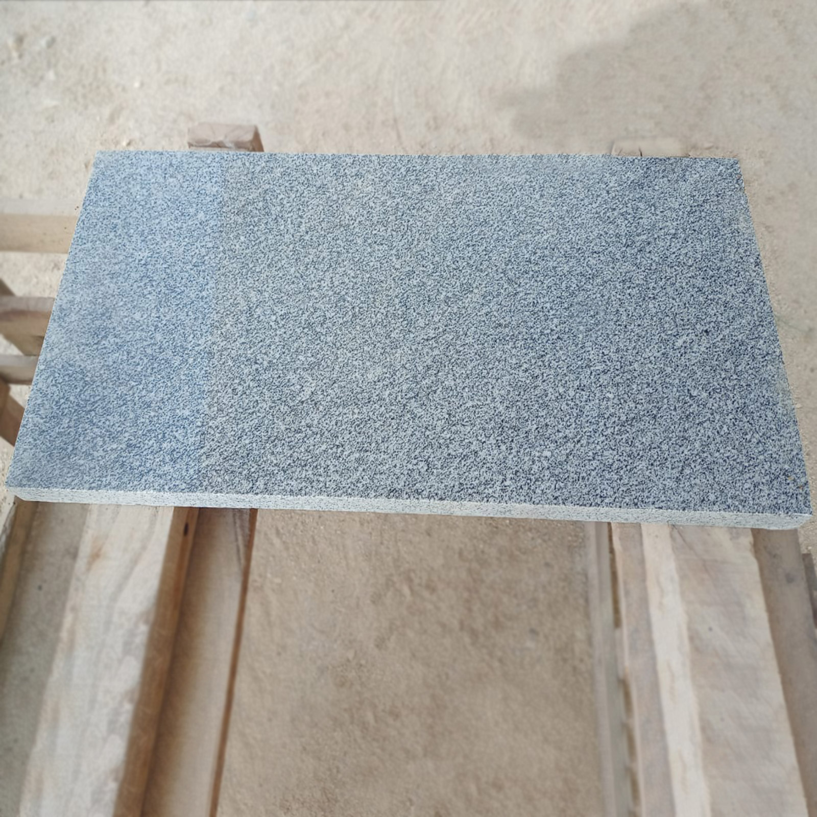 Narlai grey granite tile