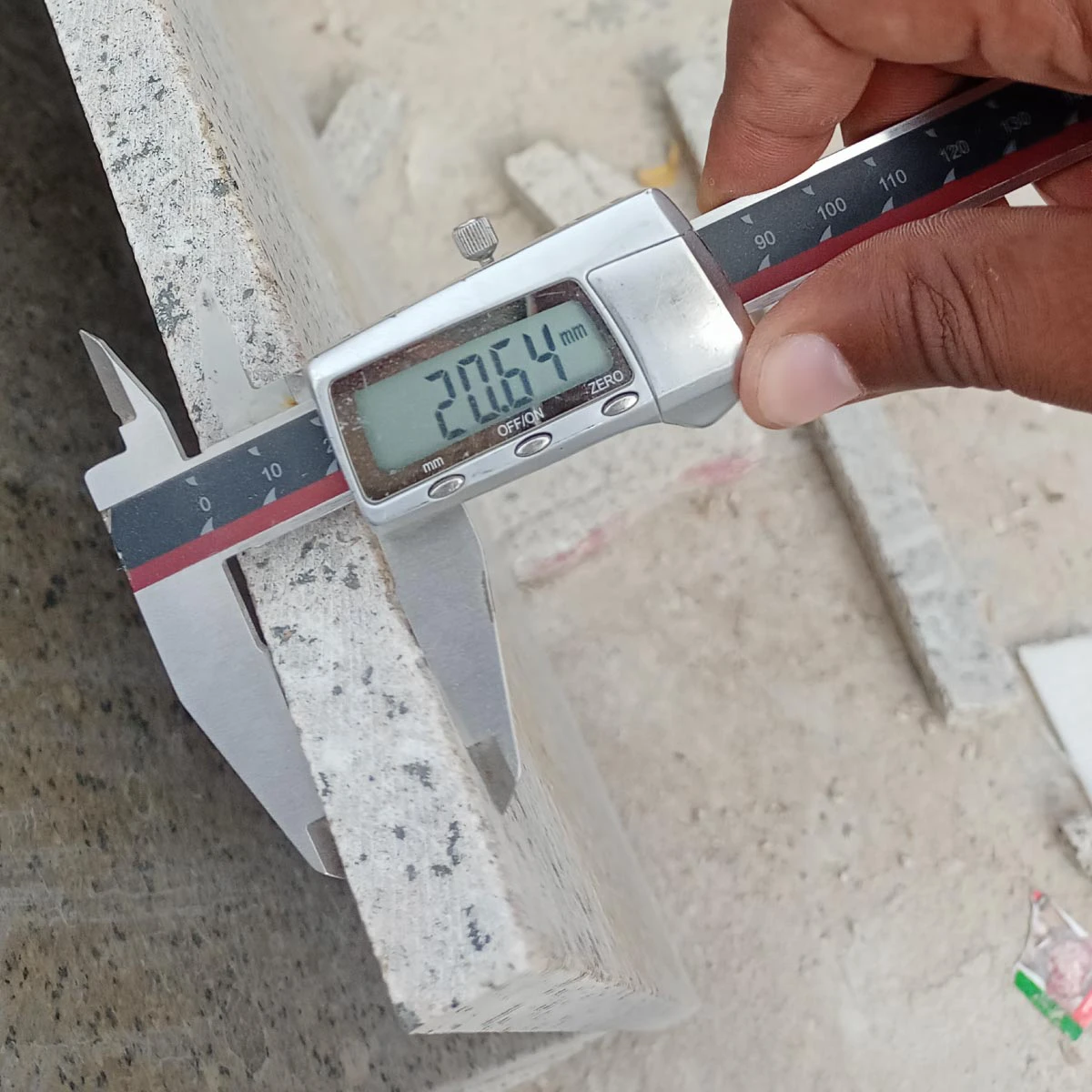 Thickness inspection of polished maliwada granite